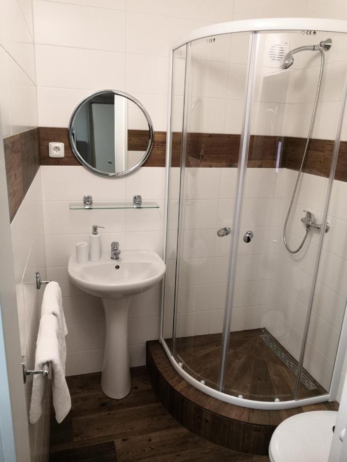 Penzion Ubytovani U Parku S Parkovistem Ceska Lipa Exterior photo